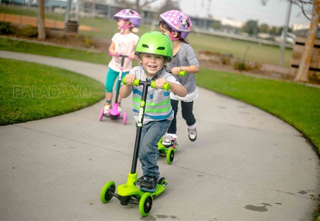 Xe Scooter giúp trẻ rèn luyện thể chất