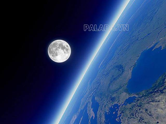 Khoảng cách từ Trái Đất đến Mặt Trăng thay đổi tùy theo vị trí của Mặt Trăng trên quỹ đạo của nó
