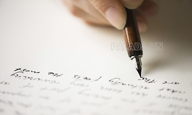 Đưa thư/giấy viết tay để từ chối lời tỏ tình