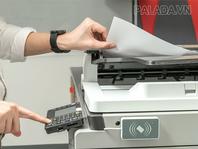 Máy fax và máy photocopy để sao chụp và truyền tải các tài liệu văn bản hoặc hình ảnh từ một nơi đến nơi khác