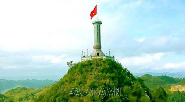  Cột cờ Lũng Cú, tỉnh Hà Giang là điểm cực Bắc của Việt Nam