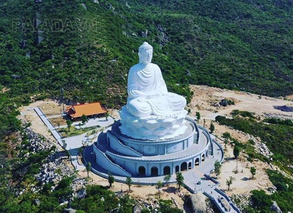Tượng Phật ngồi lớn nhất Đông Nam Á