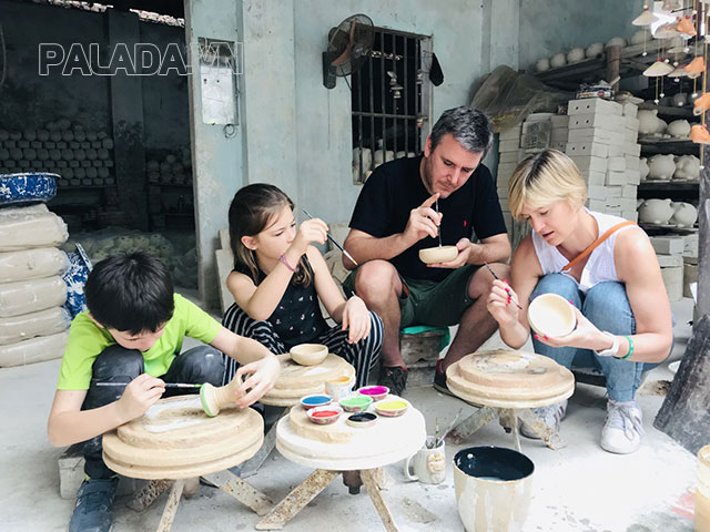 Trải nghiệm tự làm gốm thú vị tại làng gốm Bát Tràng