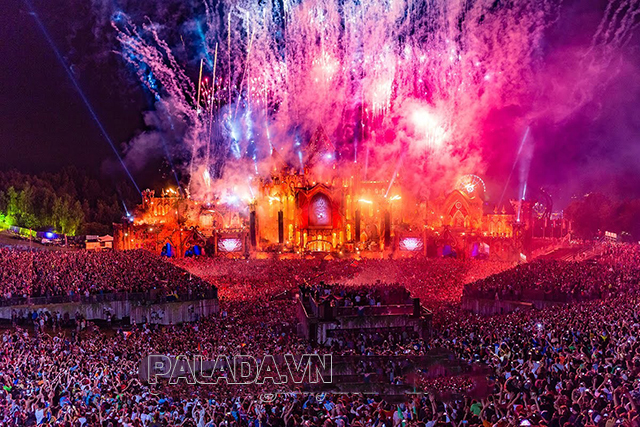 Lễ hội EDM Tomorrowland diễn ra tại Bỉ