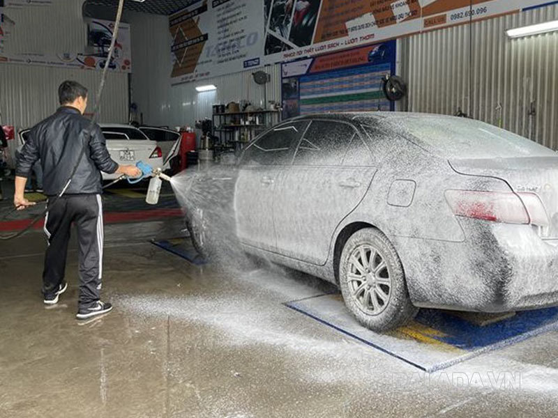 Sử dụng hóa chất rửa xe ô tô không chạm mang đến nhiều lợi ích