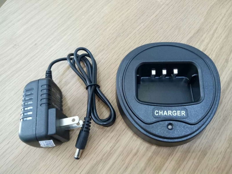 Sử dụng sạc và pin chính hãng 